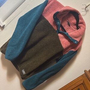 Colorblock Fleece Pullover